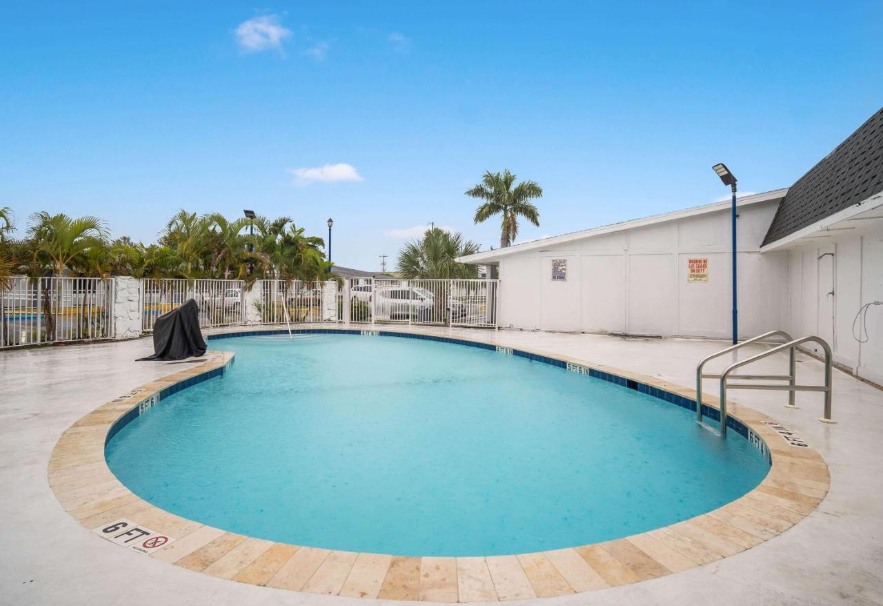 Motel 6-Fort Myers, Fl North Fort Myers Eksteriør billede
